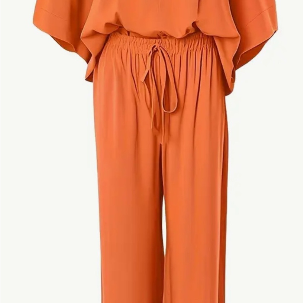 New Women's lightweight top and pants set with open back - New Never Worn!